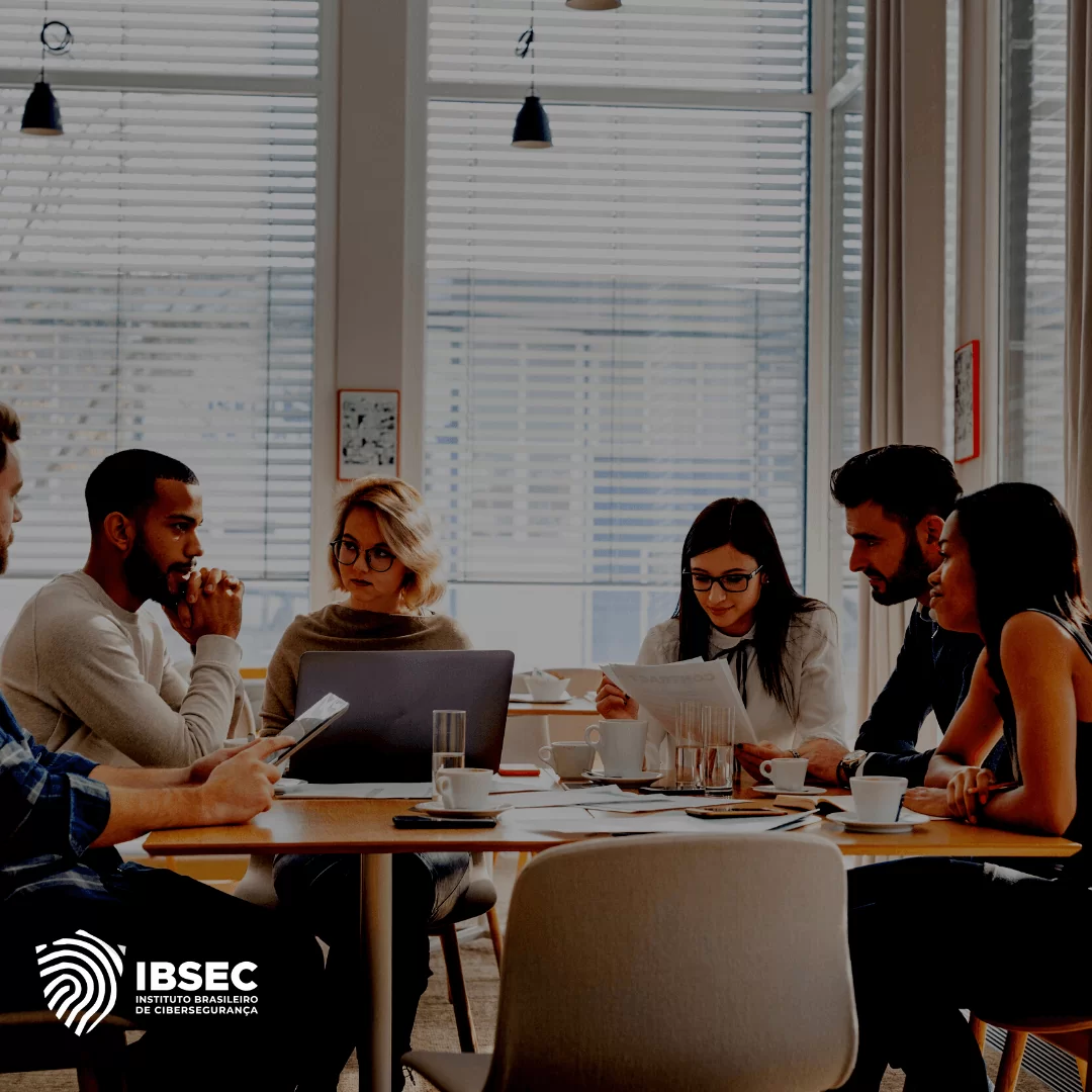 Certificação em TI versus graduação: qual é melhor para sua carreira?