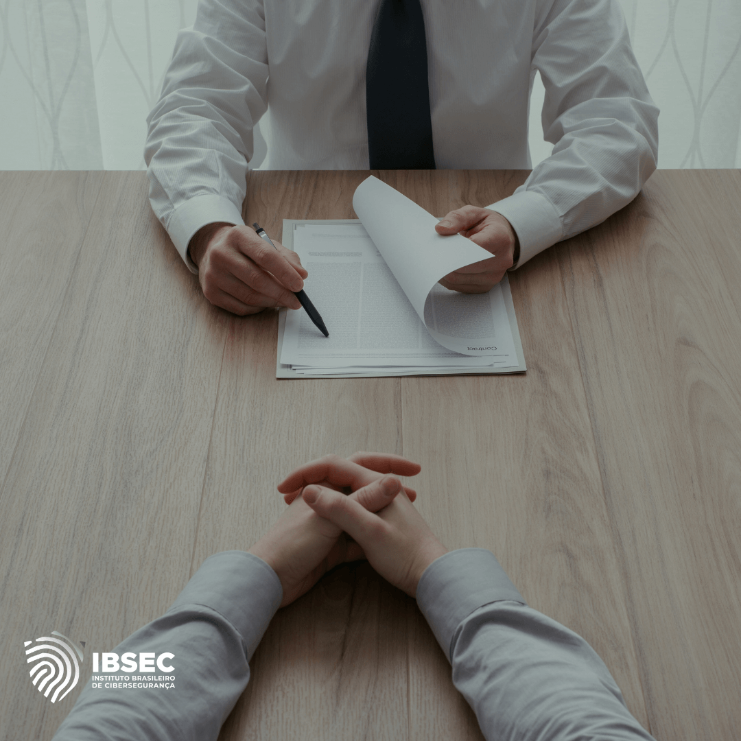Como se comportar em uma entrevista de emprego (com passos, exemplos e dicas)
