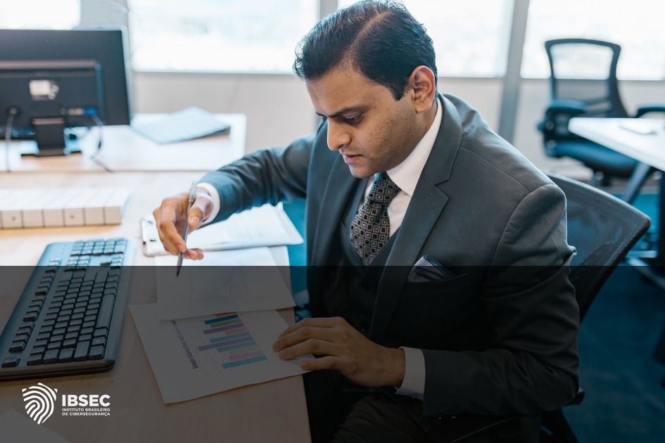 Domine ISO 27001, 27701 e 37301 para Compliance